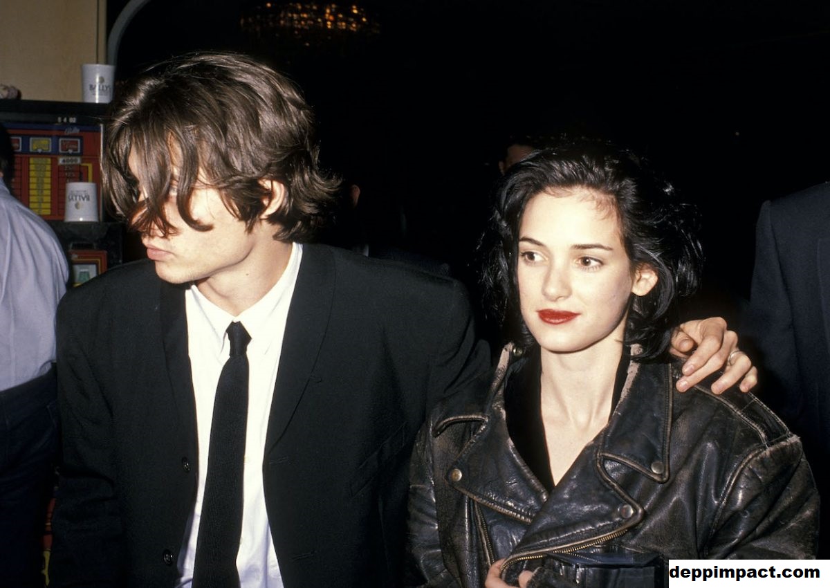 Johnny Depp Menggambarkan Bertemu Winona Ryder sebagai ‘Love at First Sight’